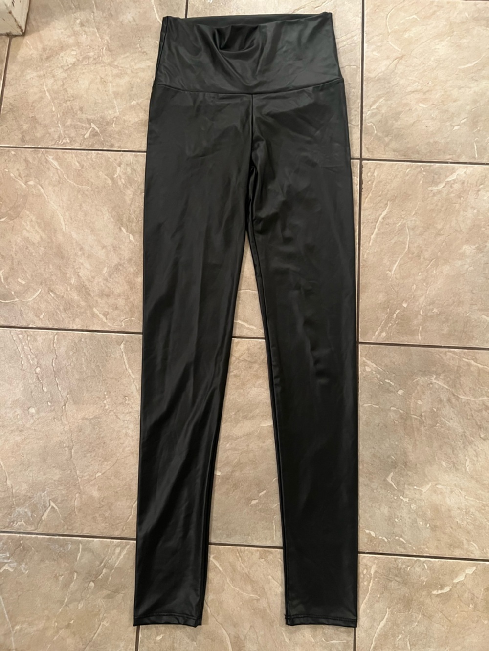 ☀️NEW☀️Women’s Cherish Black Apparel with Pink Heart Logo, Size Medium